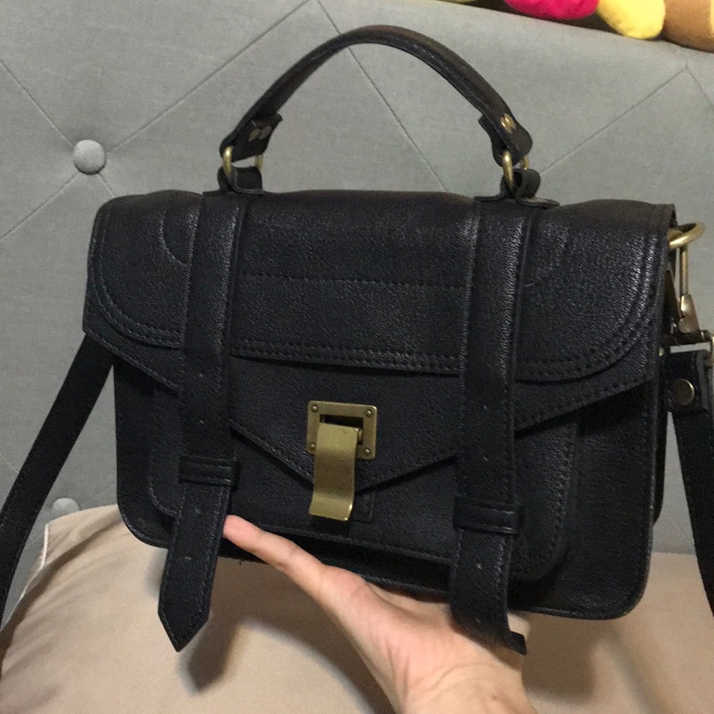 Women’s cross body bag